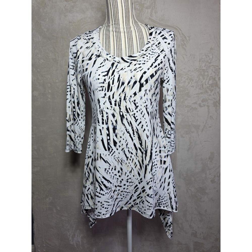 Chaus New York Tunic Top S Black White Abstract ¾ Sleeve Empire Handkerchief Hem